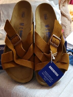 New With Tag Birkenstocks Sz 43
